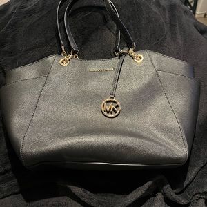 Jet setter handbag
